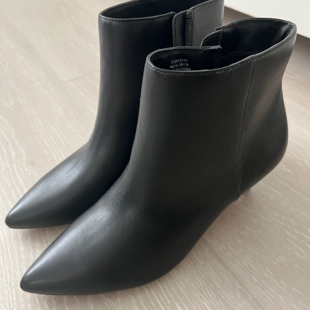 Banana republic faux leather booties